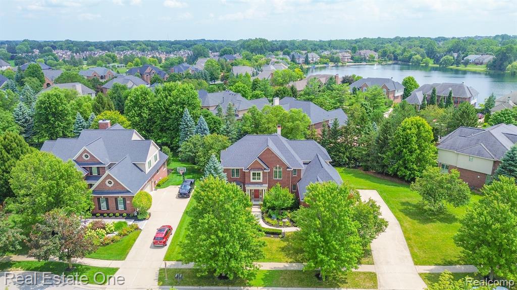 18090 Peninsula Way, Northville, MI 48168 — Photo 15