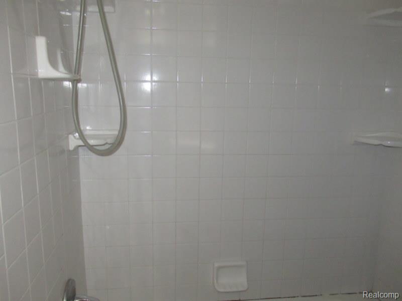 43120 Chaucer Drive, Sterling Heights, MI 48313 — Photo 8