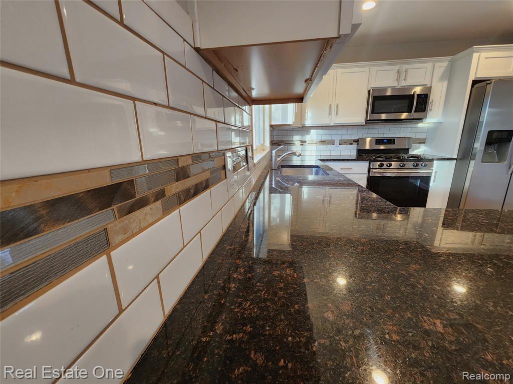 1574 E Woodruff Avenue, Hazel Park, MI 48030 — Photo 13