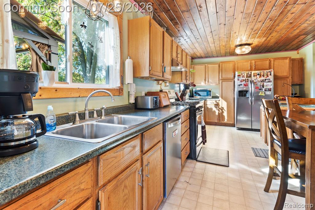 10696 VAN BUREN Lane, Belleville, MI 48111 — Photo 5