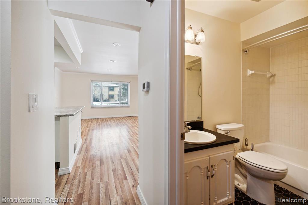41712 BEDFORD Drive, Canton, MI 48187 — Photo 15