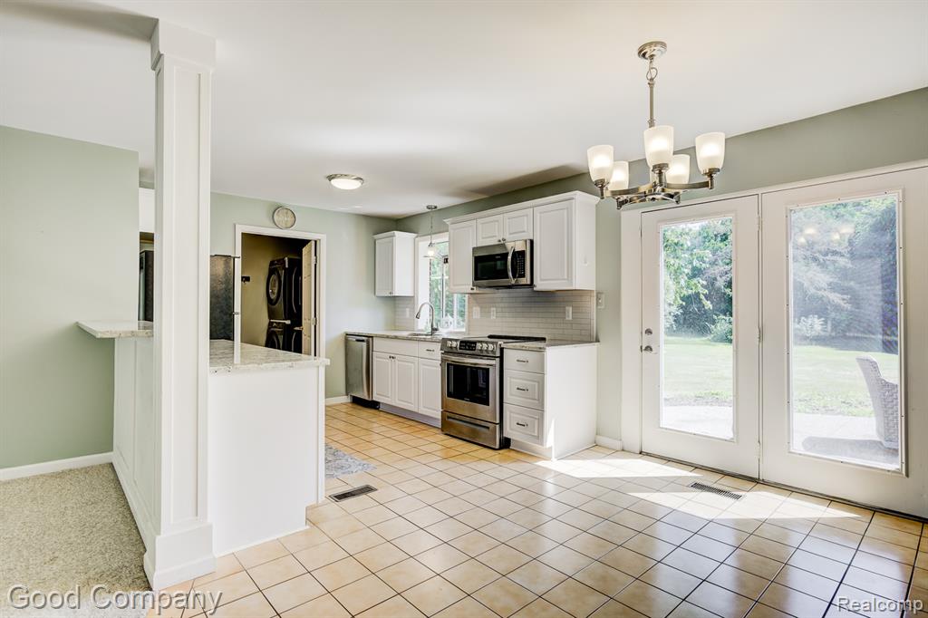 6327 Snow Apple Drive, Clarkston, MI — Photo 2