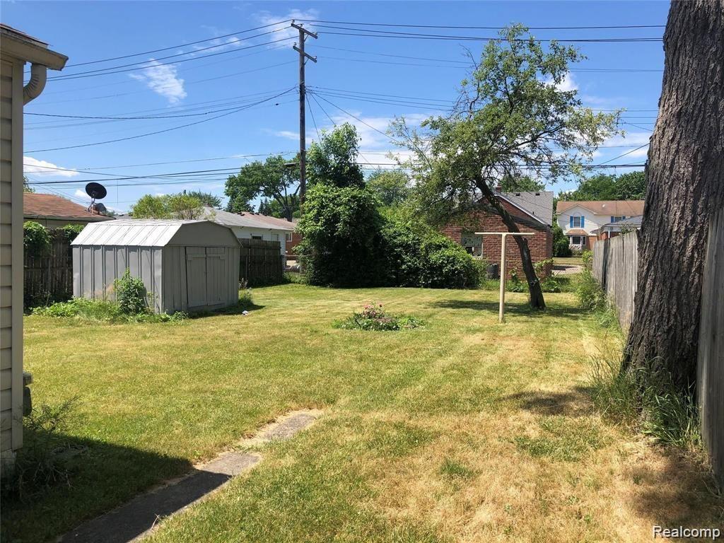 6641 FENTON Street, Dearborn Heights, MI 48127 — Photo 14