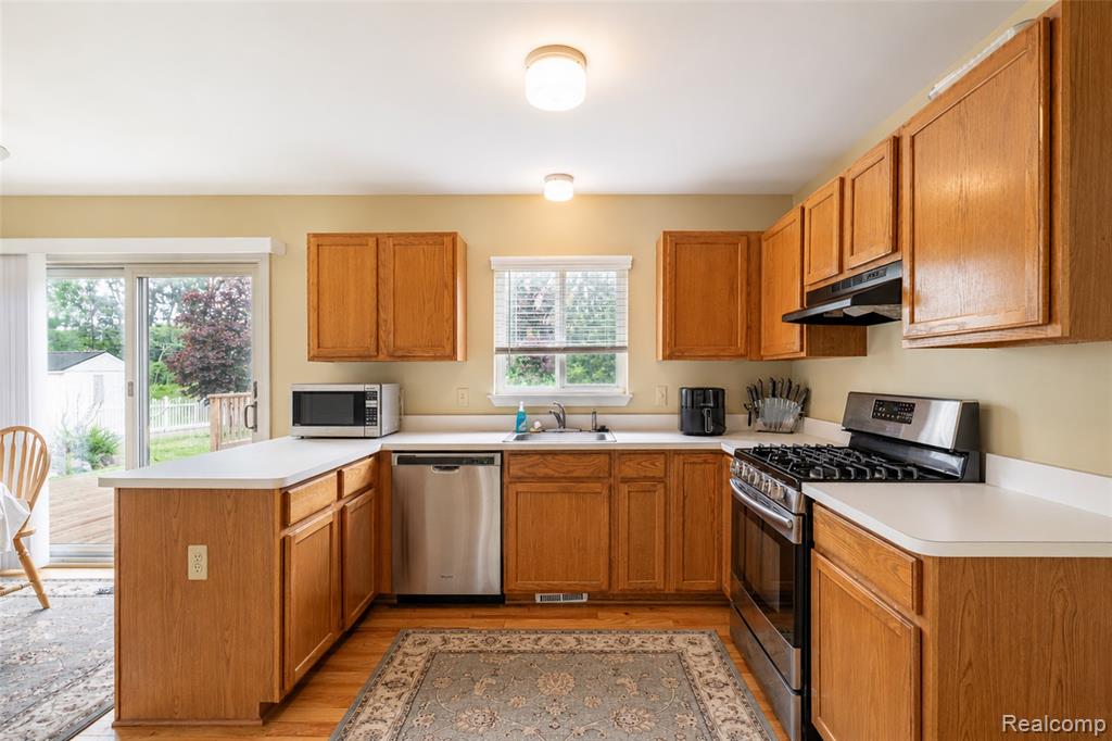 41585 Cherry Hill Road, Canton, MI 48188 — Photo 10