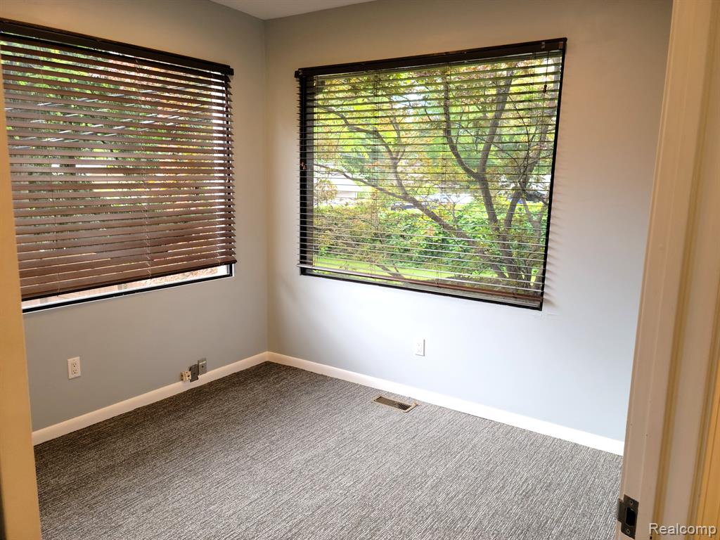 909 N MAIN Street, Royal Oak, MI 48067 — Photo 14
