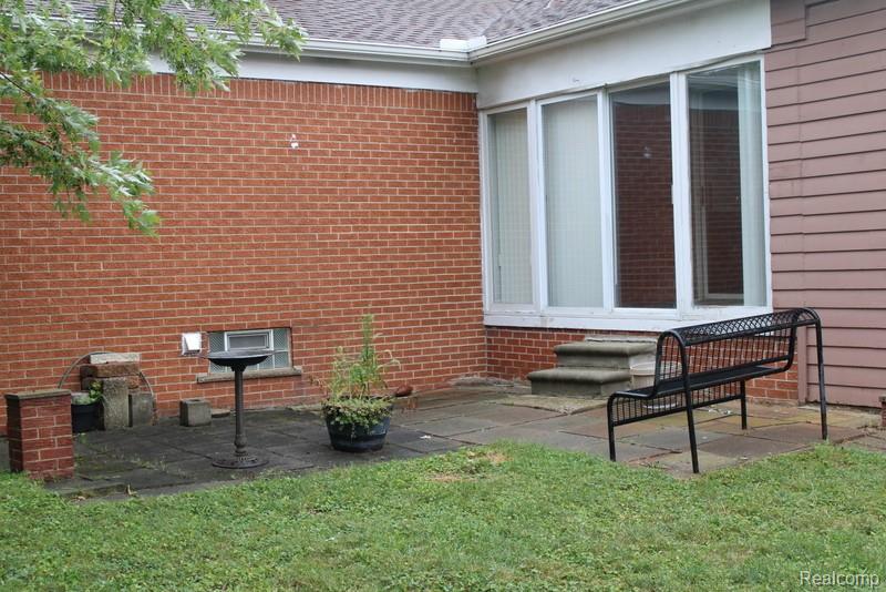 907 Farnham Avenue, Lincoln Park, MI 48146 — Photo 11