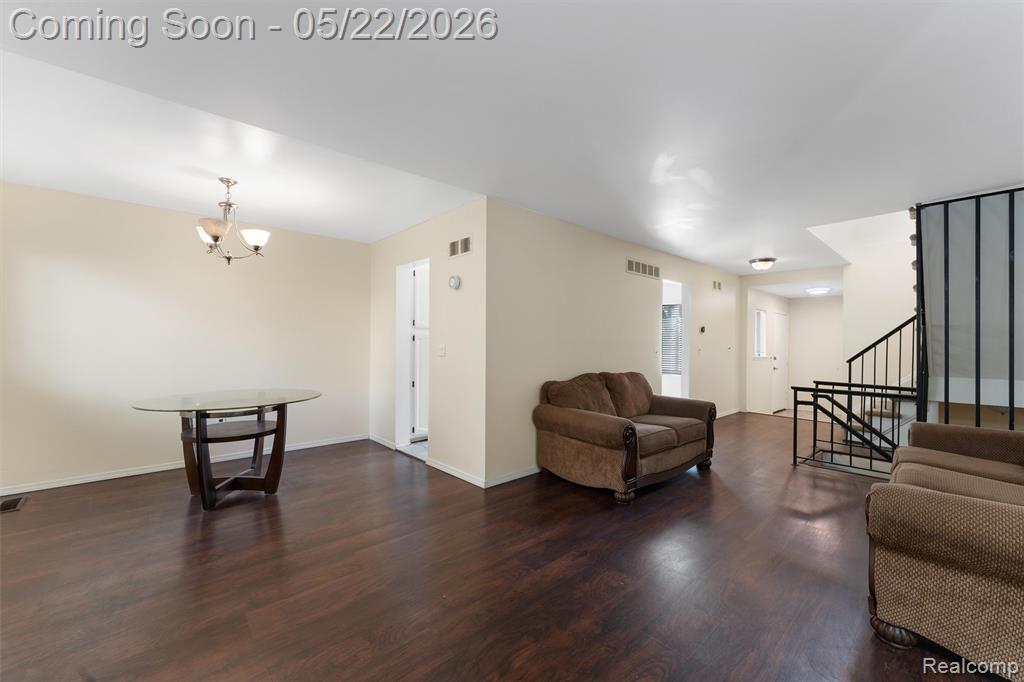 32105 W 12 Mile Road, Farmington, MI 48334 — Photo 7