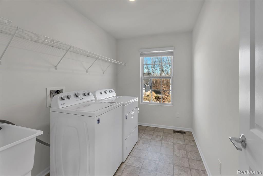 2019 WILTSHIRE Drive, Superior, MI 48198 — Photo 24