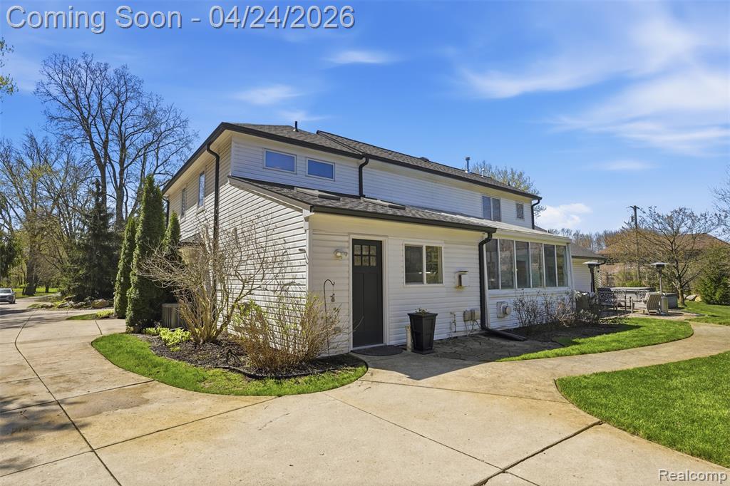 46790 W 11 Mile Road, Novi, MI — Photo 41