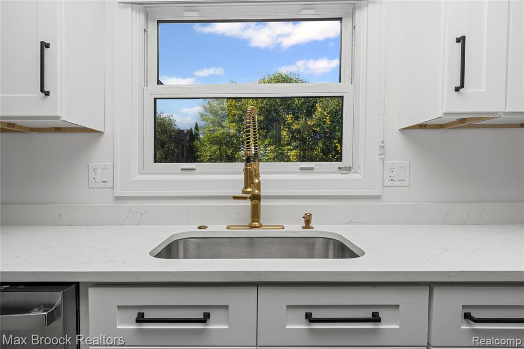 4800 Faircourt Drive, West Bloomfield, MI — Photo 16
