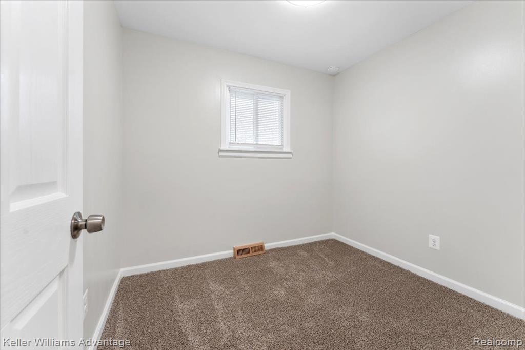 30456 West, New Boston, MI 48164 — Photo 19