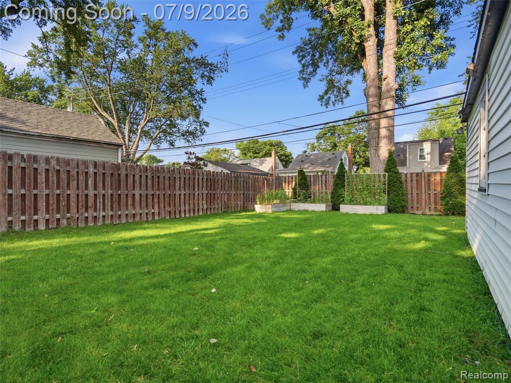 622 N Rembrandt Avenue, Royal Oak, MI 48067 — Photo 23