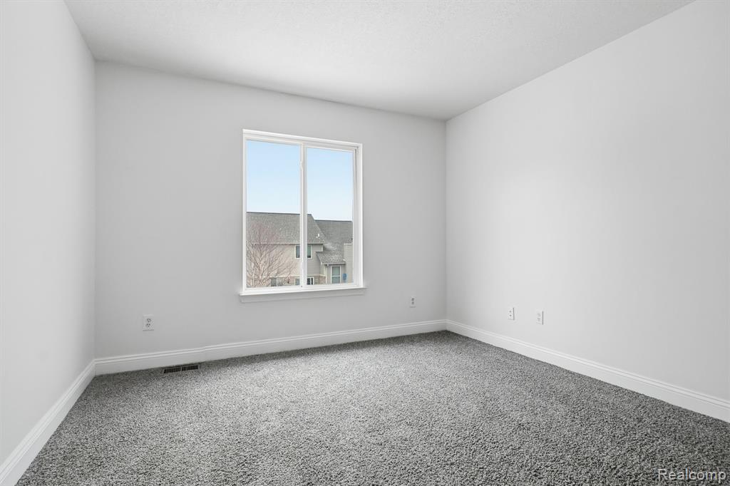 19270 Theresa Boulevard, Rockwood, MI — Photo 21