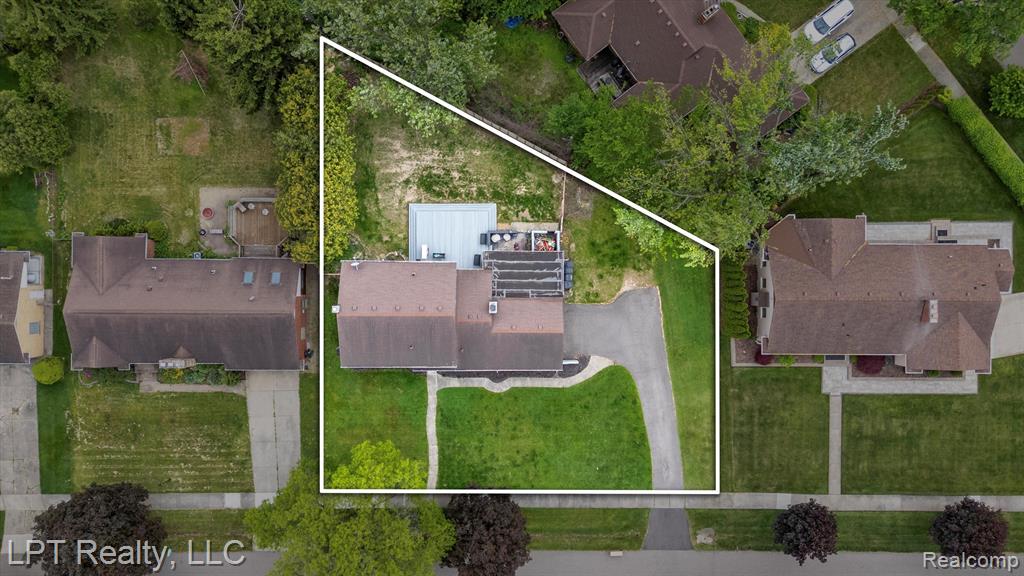 18441 ROSELAND Boulevard, Lathrup Village, MI 48076 — Photo 59