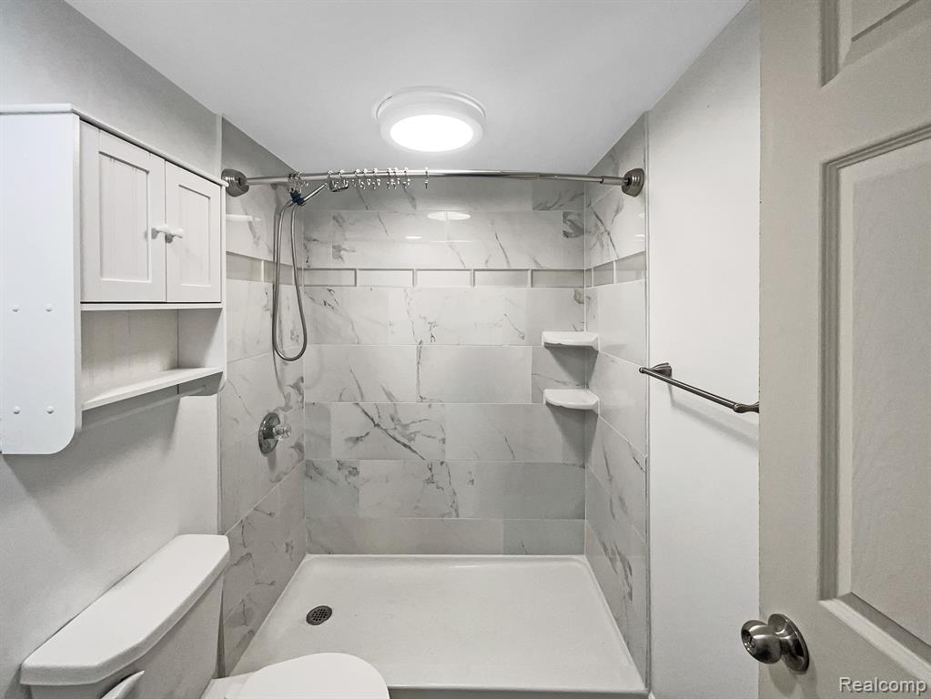 8324 SAN MARCO Boulevard, Sterling Heights, MI 48313 — Photo 9