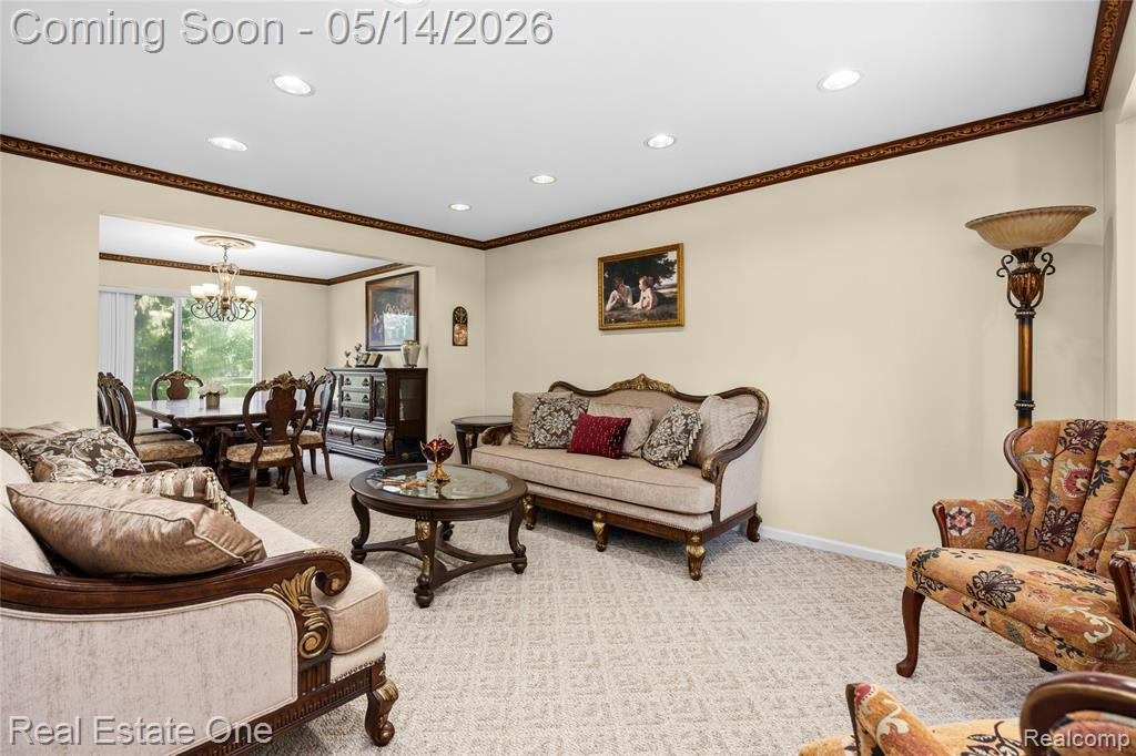 865 Drakeshire Drive, Commerce Twp, MI 48390 — Photo 17