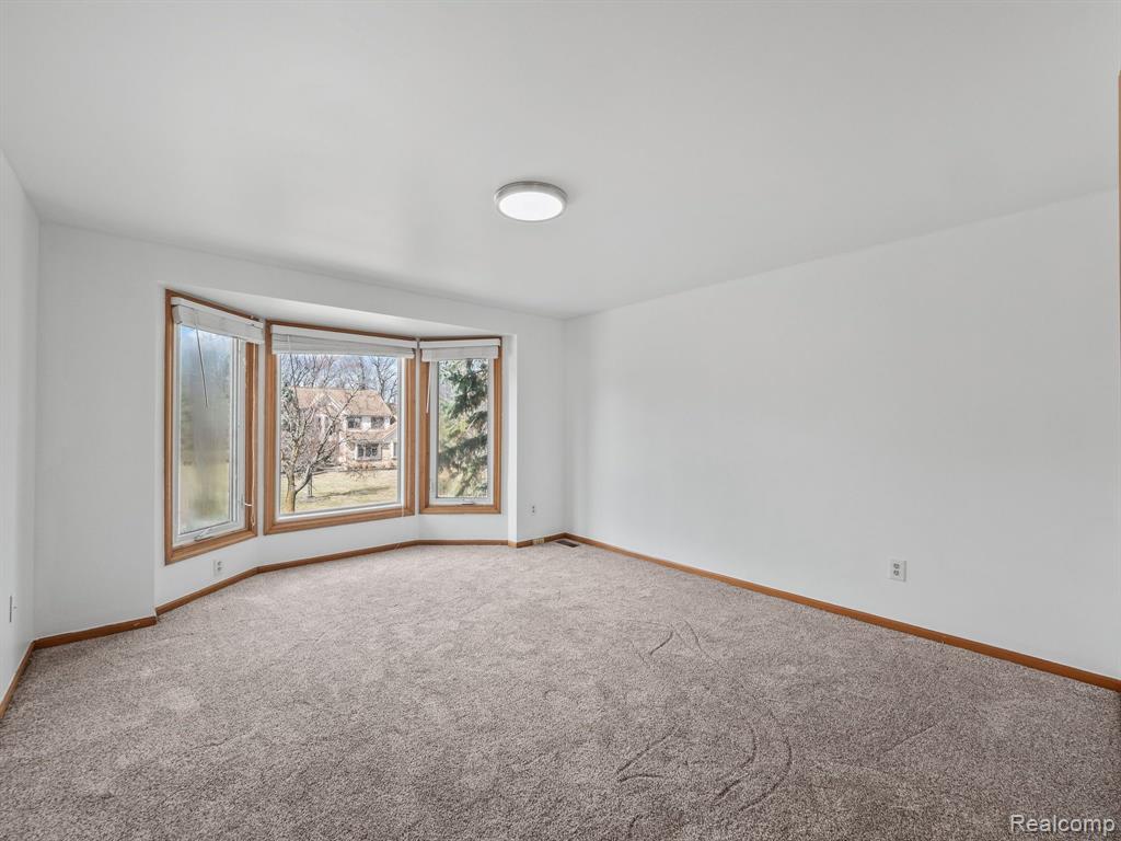 5079 W POND Circle, West Bloomfield, MI 48323 — Photo 23