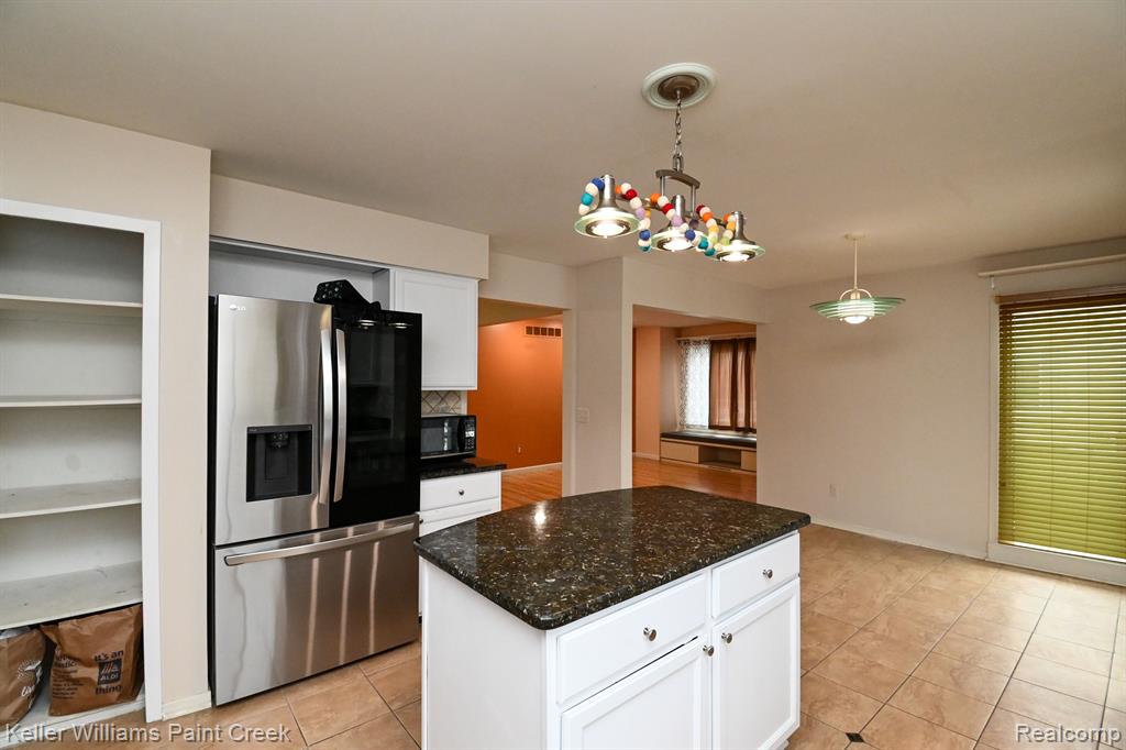 42571 Wimbleton Way, Novi, MI — Photo 12