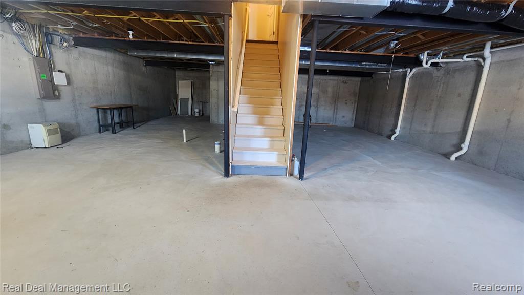 6146 Lone Oak Circle, Grand Blanc, MI 48439 — Photo 28