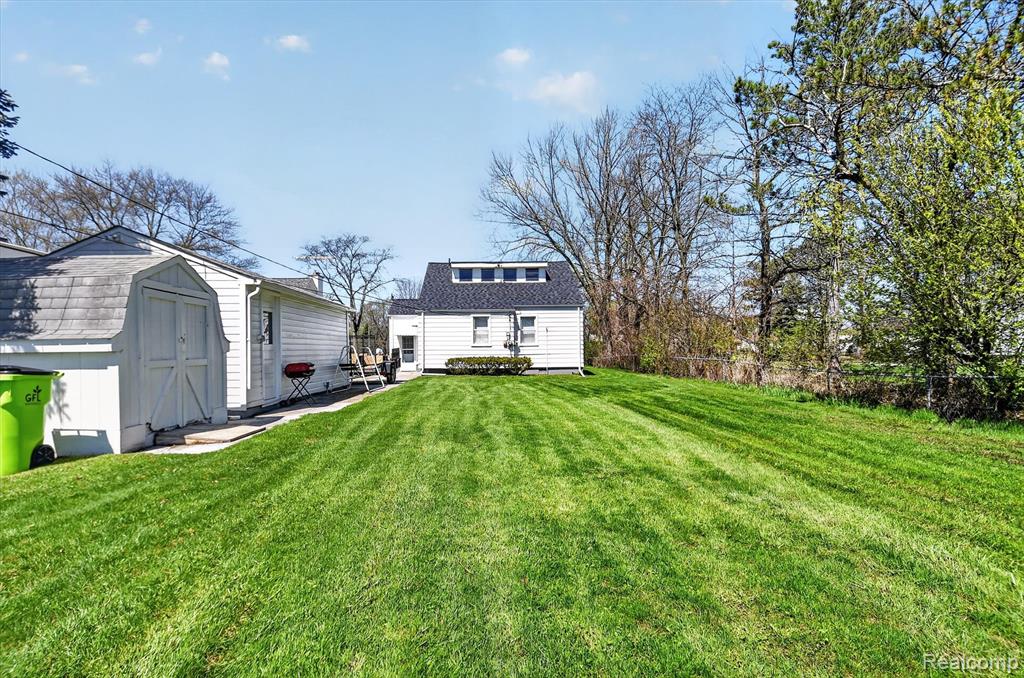 47816 Jefferson Avenue, Chesterfield, MI 48047 — Photo 28
