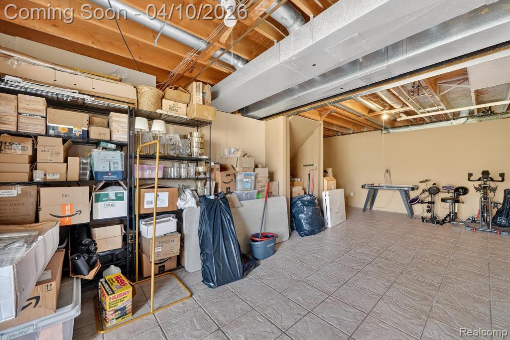 255 Round Tree Drive, Lake Orion, MI — Photo 42
