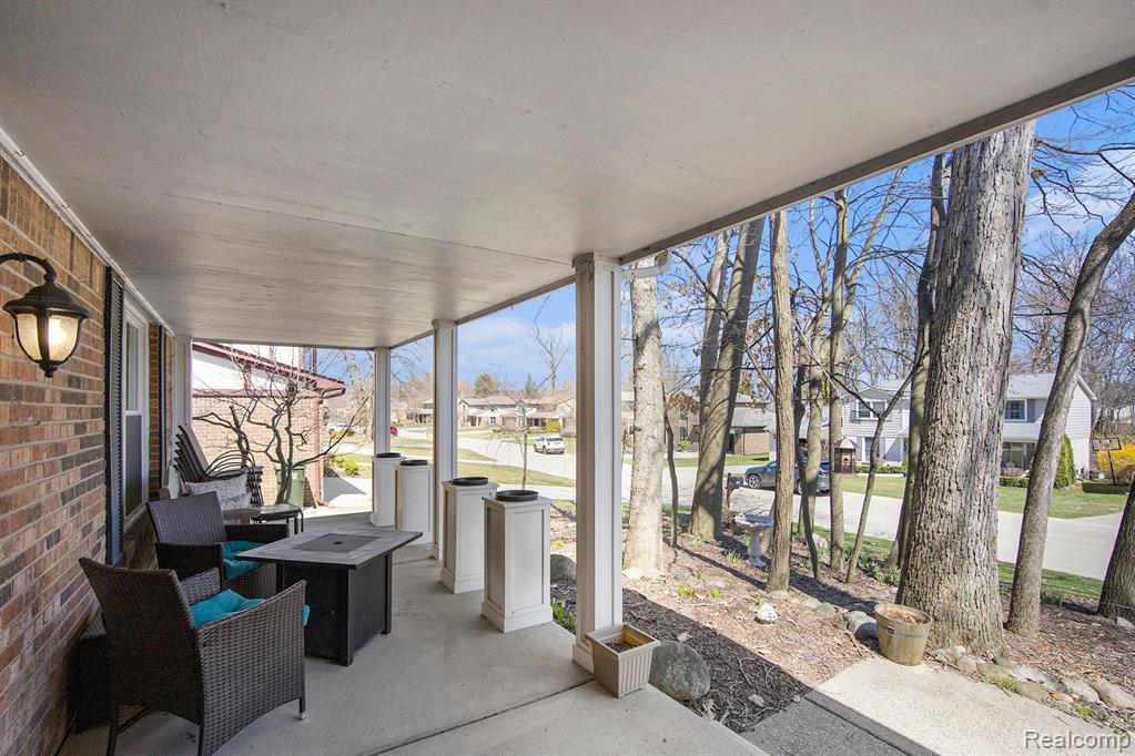 779 MEDINAH Drive, Rochester Hills, MI 48309 — Photo 49