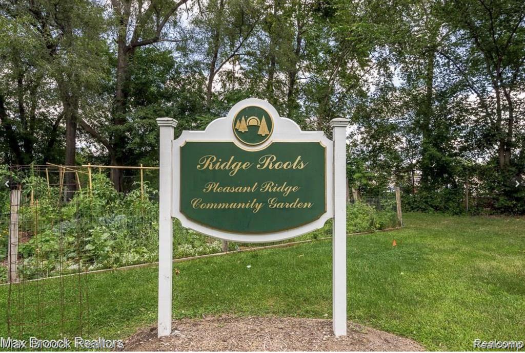 49 AMHERST Road, Pleasant Ridge, MI — Photo 48