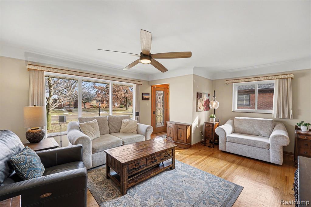 9001 Denne Street, Livonia, MI 48150 — Photo 2
