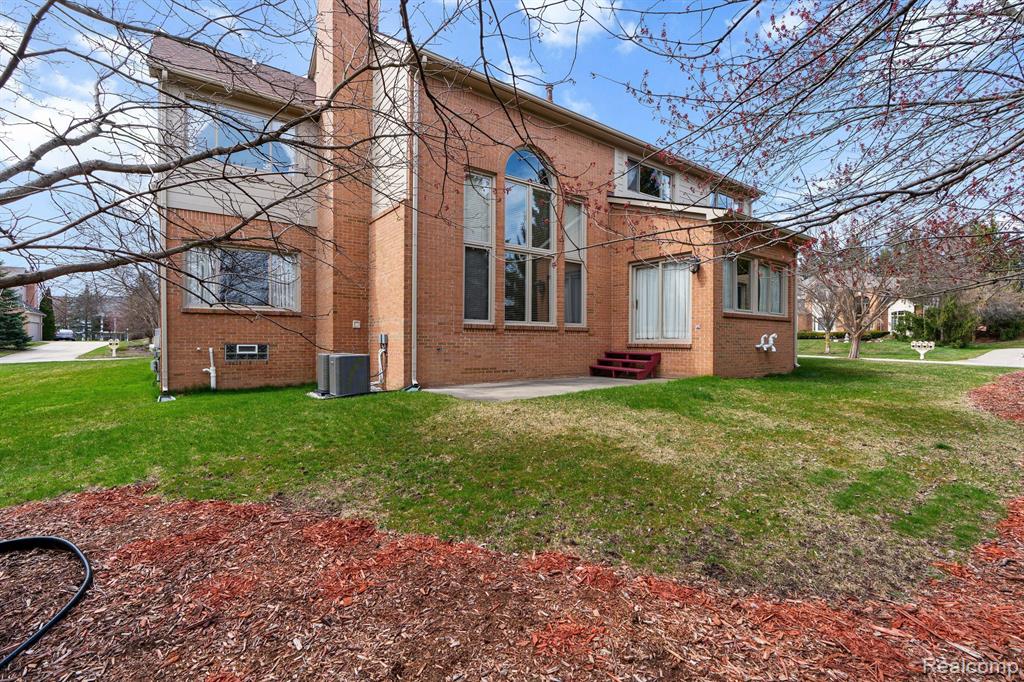 45857 ASHFORD Circle, Novi, MI — Photo 37