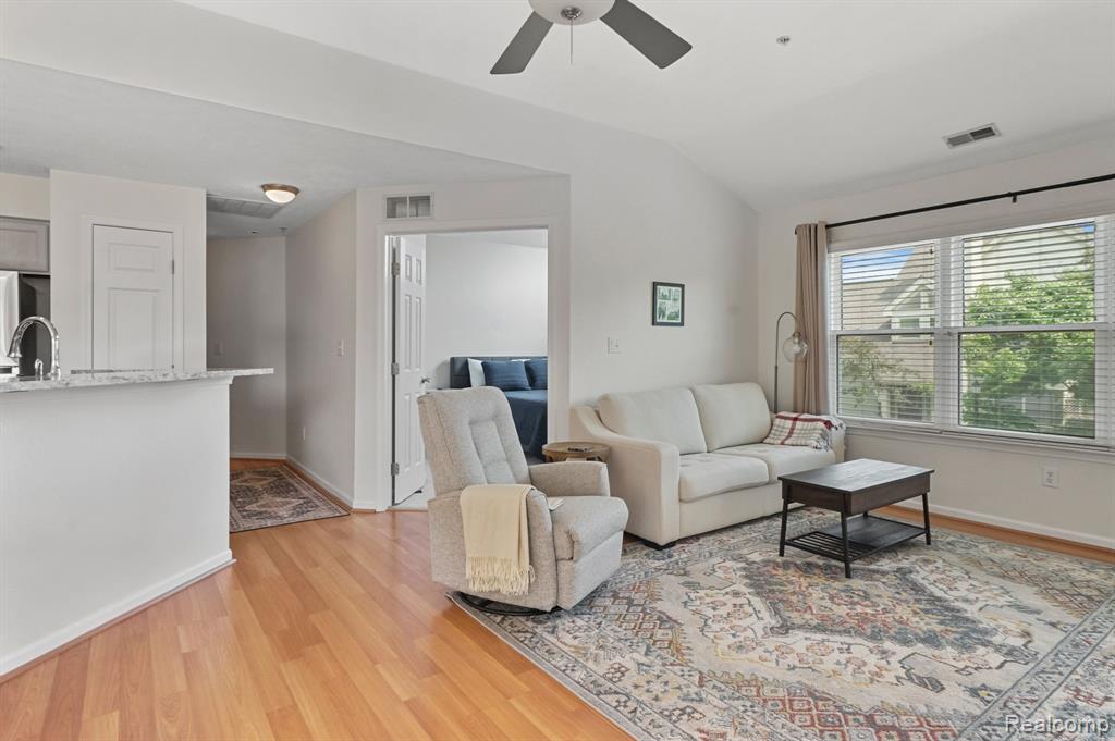 1637 Coburn Drive, Ann Arbor, MI 48108 — Photo 5