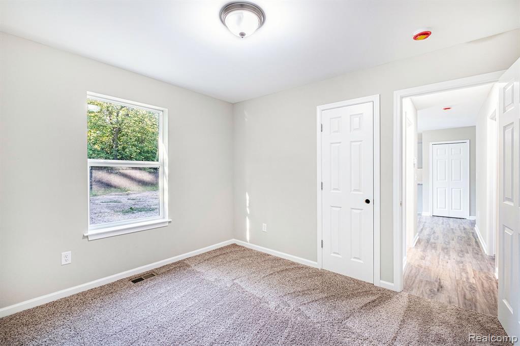 4350 Chicory Lane, Burton, MI 48519 — Photo 14