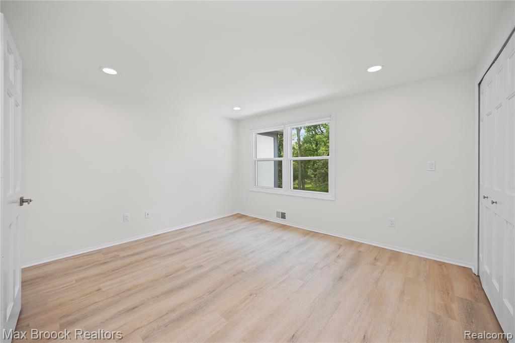 4490 Strathdale Lane, West Bloomfield, MI 48323 — Photo 48