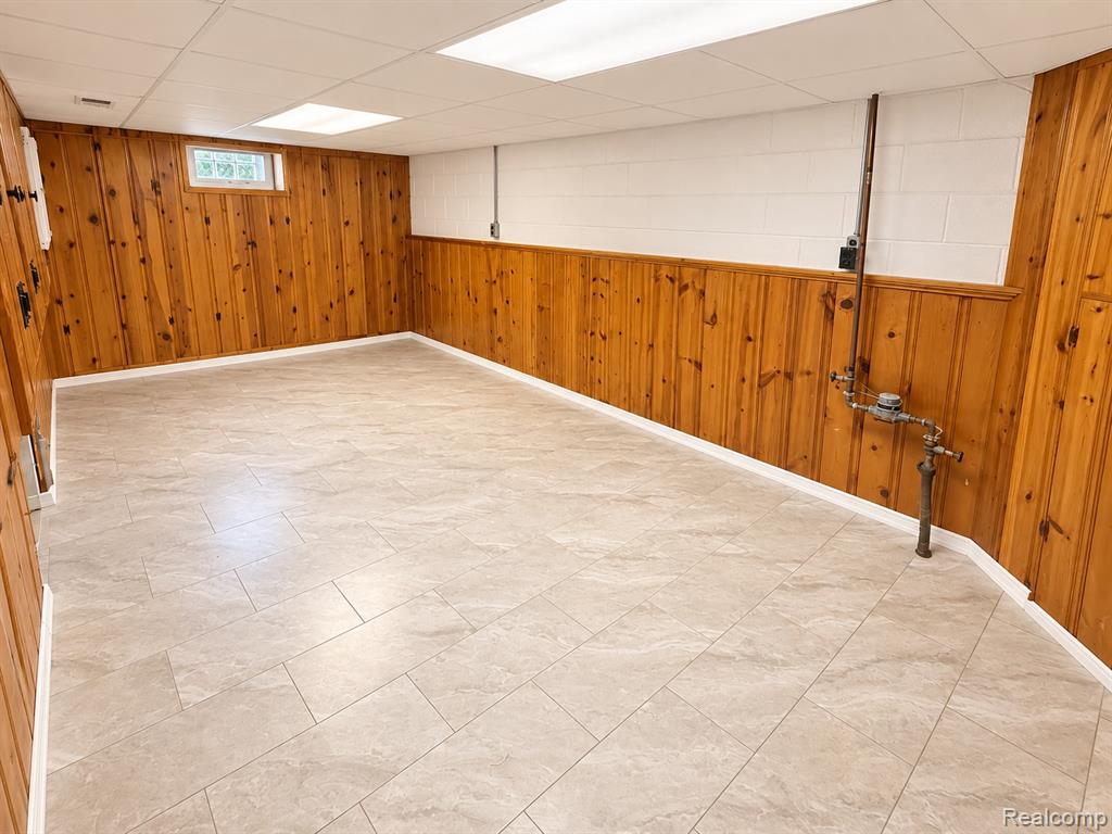 1740 N Rosevere Avenue, Dearborn, MI 48128