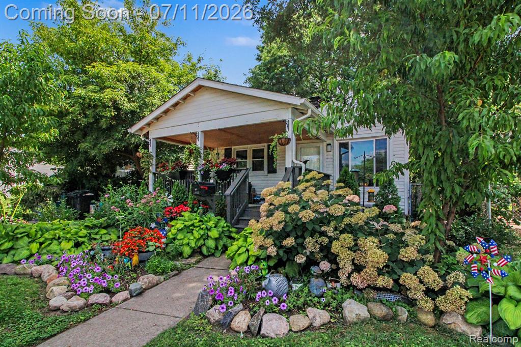 740 E 10 Mile Road, Ferndale, MI 48220 — front exterior