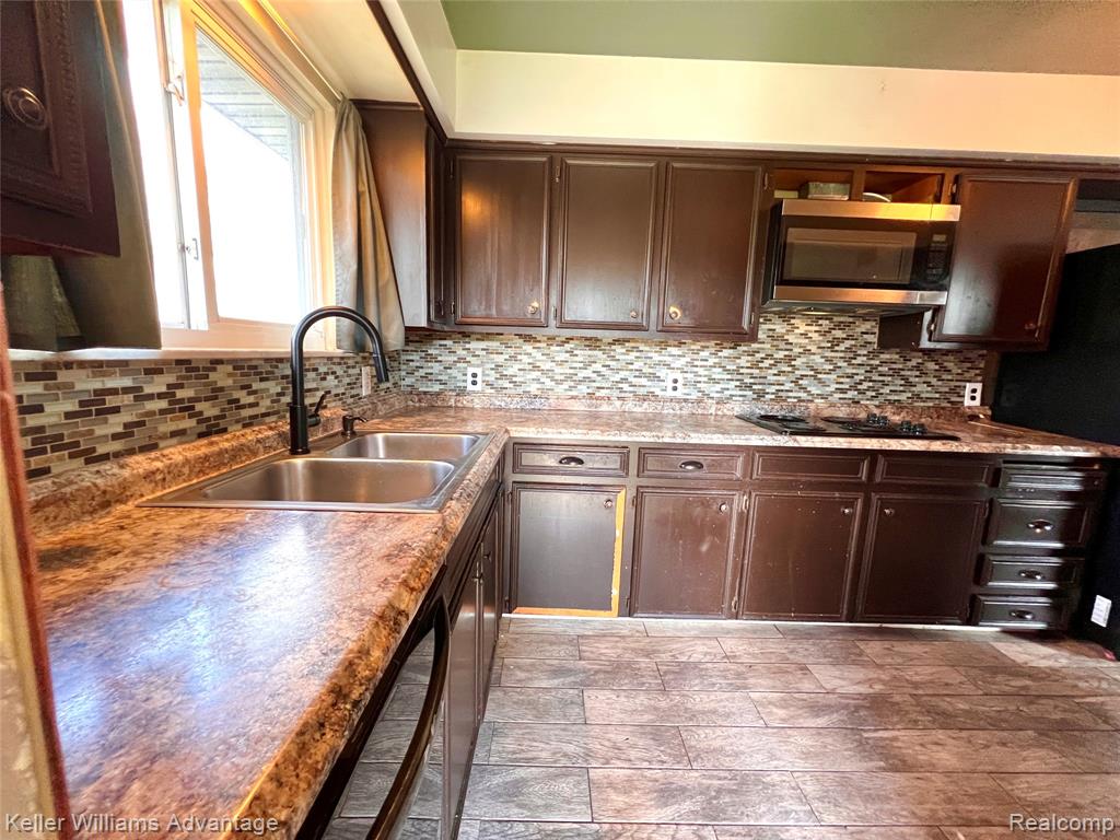 913 Cameron Avenue, Pontiac, MI 48340 — Photo 13