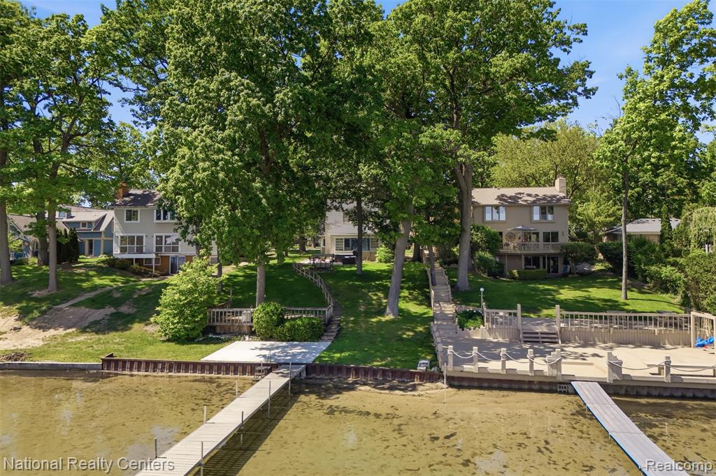 3889 Lakewood Drive, Waterford, MI 48329 — Photo 49