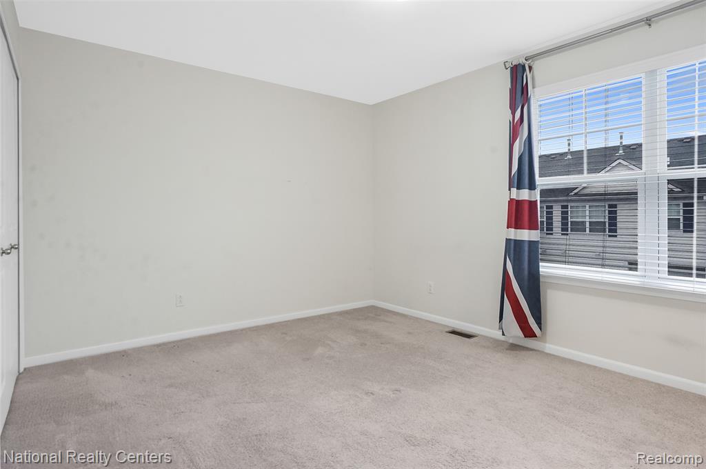 3127 Chambers W, Wixom, MI 48393 — Photo 32