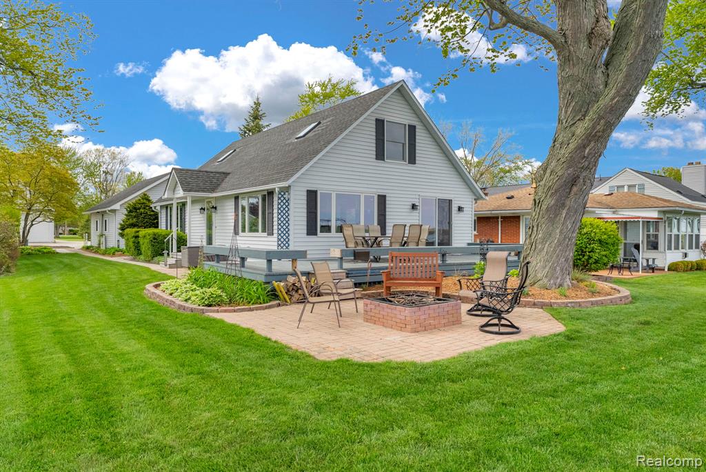 5441 Pointe Drive, East China, MI — Photo 2