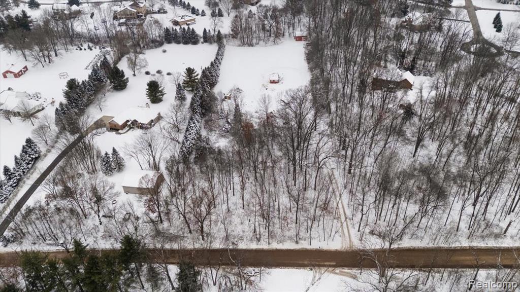 700 W Maple Road, Milford, MI 48381 — Photo 23