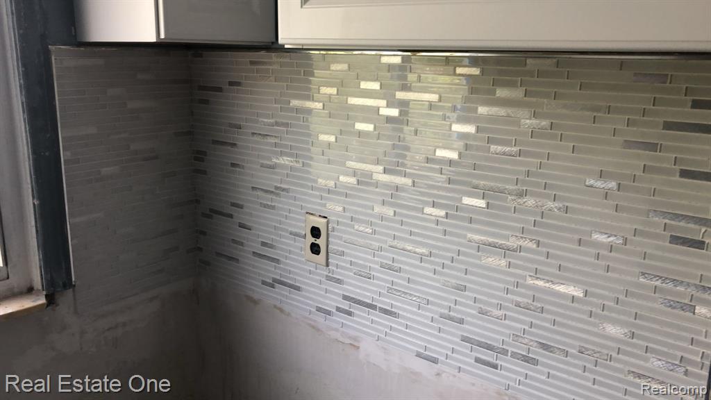 6046 ROSEMONT Avenue, Detroit, MI 48228 — Photo 6