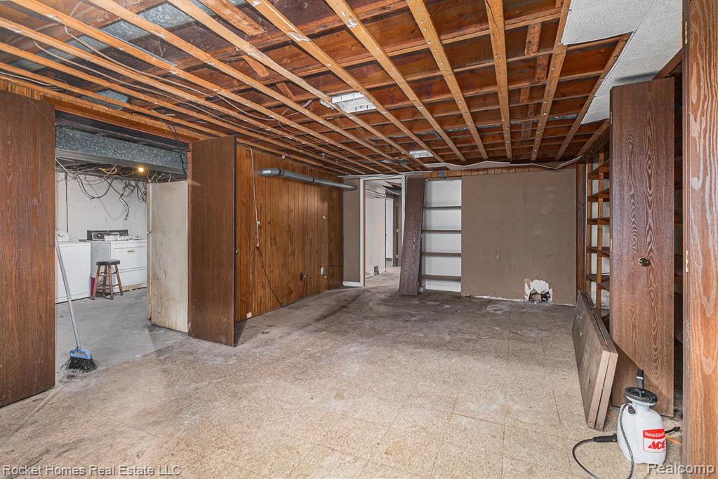 915 Englewood Avenue, Royal Oak, MI 48073 — Photo 21