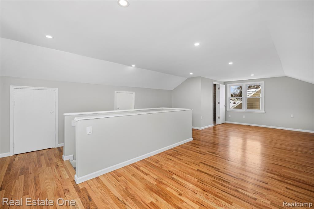 13344 Hart Avenue, Huntington Woods, MI — Photo 33