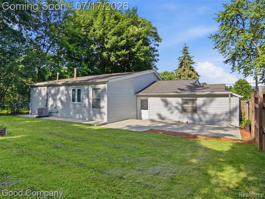 4030 Manitoba Street, Auburn Hills, MI 48326 — Photo 22