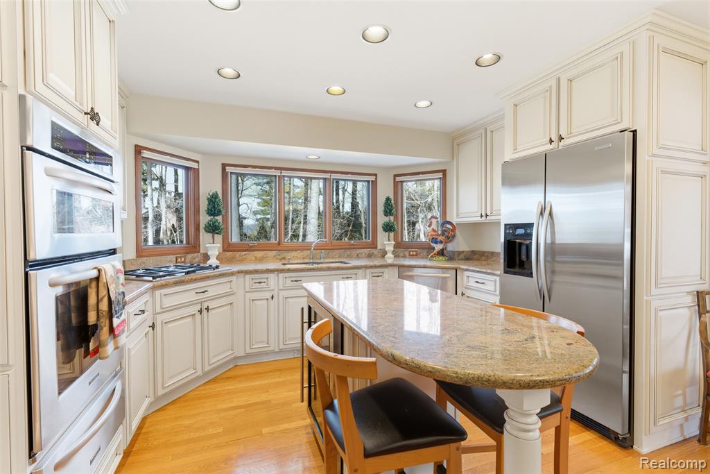 5306 Hidden Pines Court, Brighton, MI 48116 — Photo 18