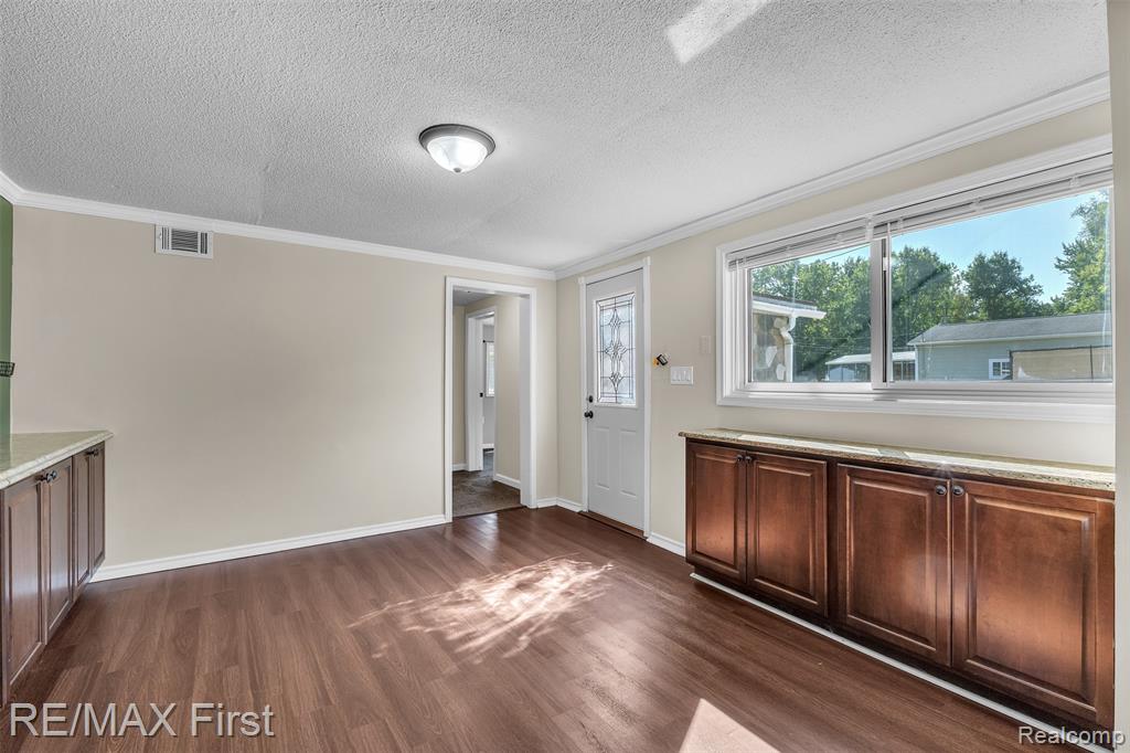 5052 Mary Sue Avenue, Clarkston, MI — Photo 12