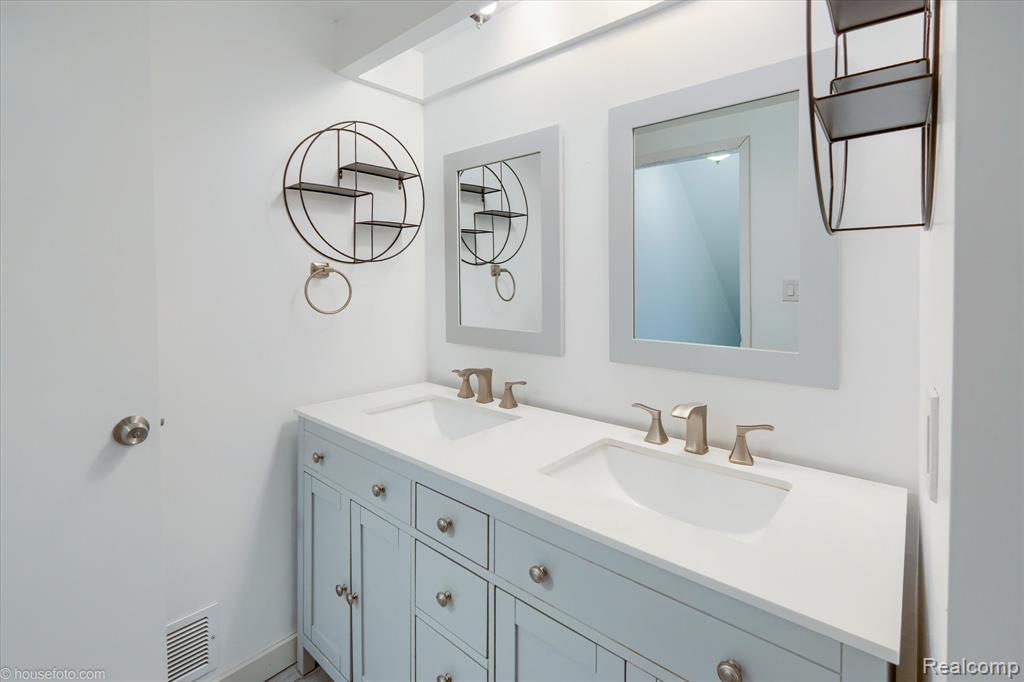 29780 City Center Drive, 3, Warren, MI 48093 — Photo 26