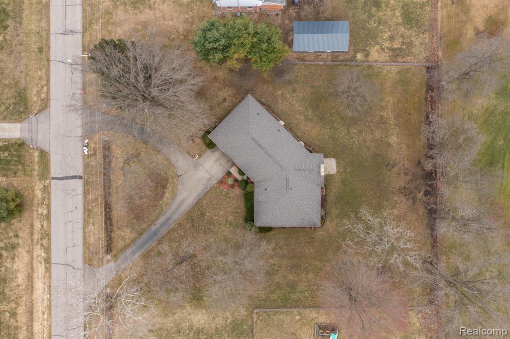 6226 GOLFVIEW Drive, Burton, MI 48509 — Photo 19