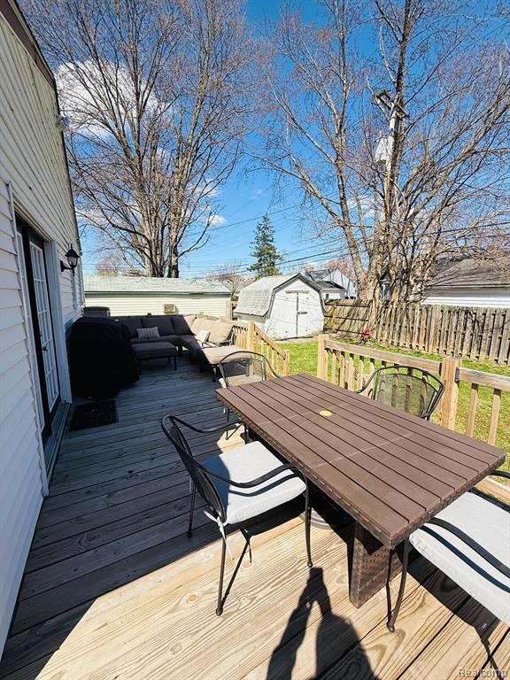 669 CHIPPEWA Street, Mount Clemens, MI 48043 — Photo 37
