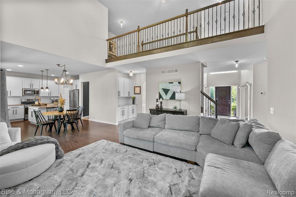5401 Aberdeen Court, Clarkston, MI 48348 — Photo 9
