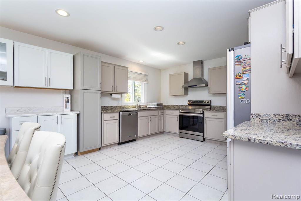 4617 LANCELOT Drive, Sterling Heights, MI 48310 — Photo 11